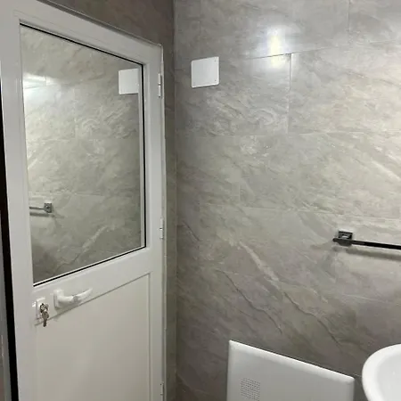 Apartment Zefi Rrencc *