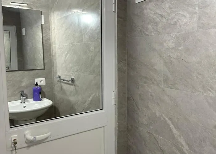 Zefi Rrencc Apartamento